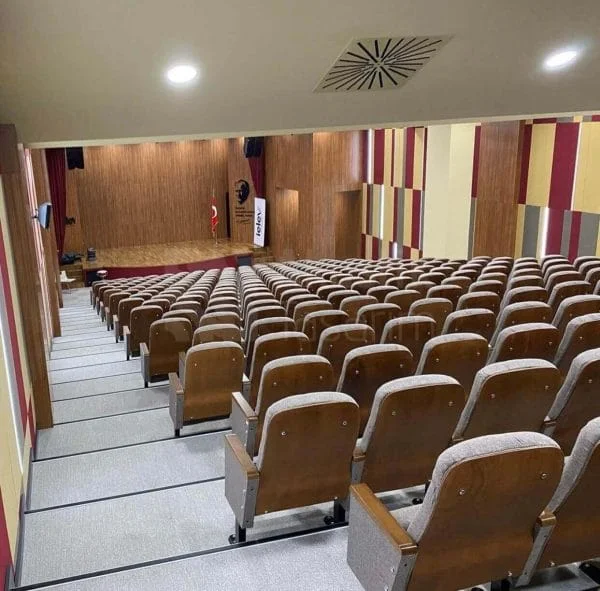 Konferans salonu akustik yalıtım görseli