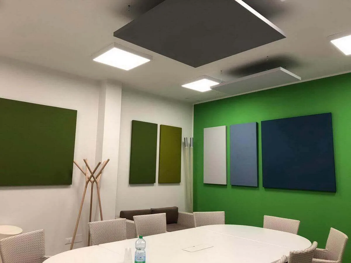 Akustik panel detay görünümü – kumaş kaplı duvar paneli